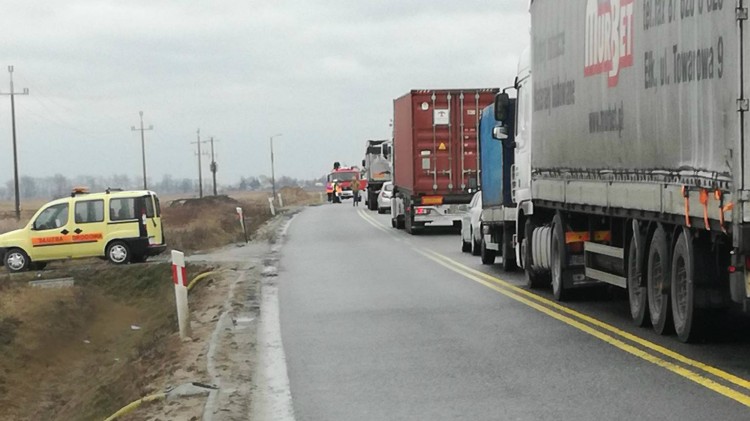 Gmina Stegna: Zderzenie ciężarówek przyczyną groźnego wypadku na&#8230;