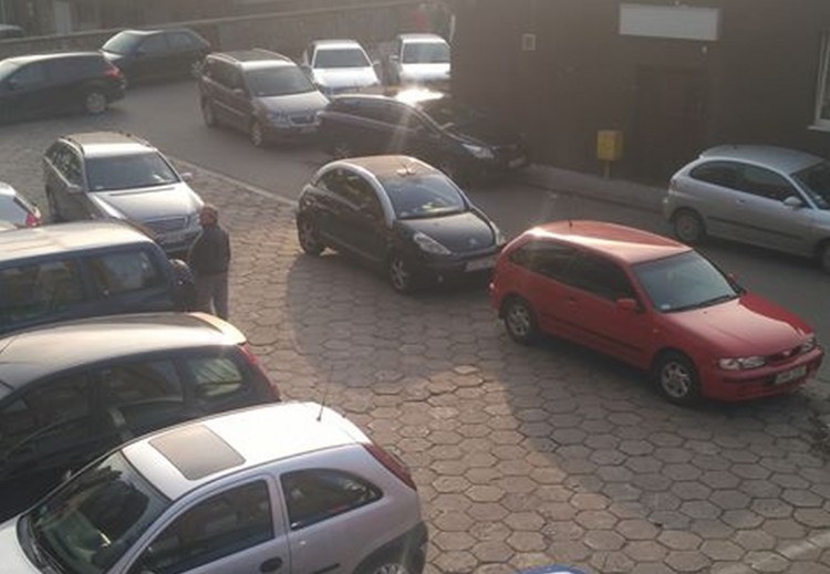 Mistrz (nie tylko) parkowania na Kościuszki w Malborku.