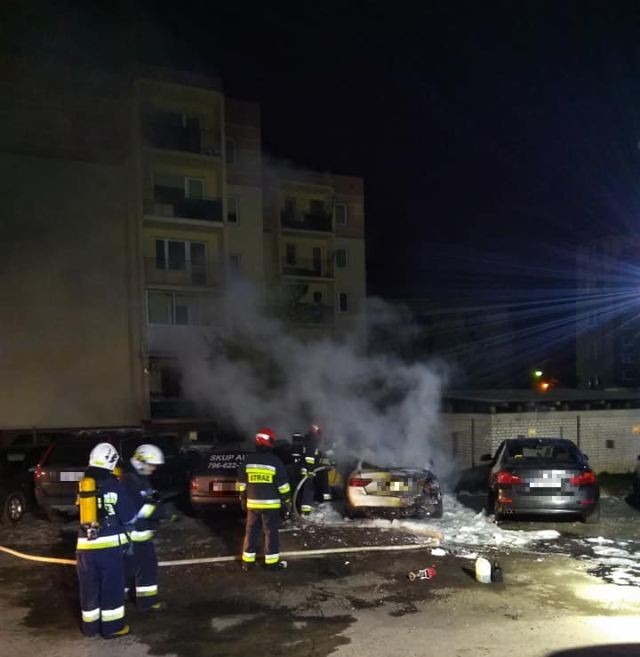 Pożar samochodów w Nowym Dworze Gdańskim.