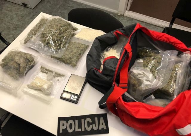 Policja zabezpieczyła 3 kg narkotyków: marihuanę, haszysz, amfetaminę&#8230;