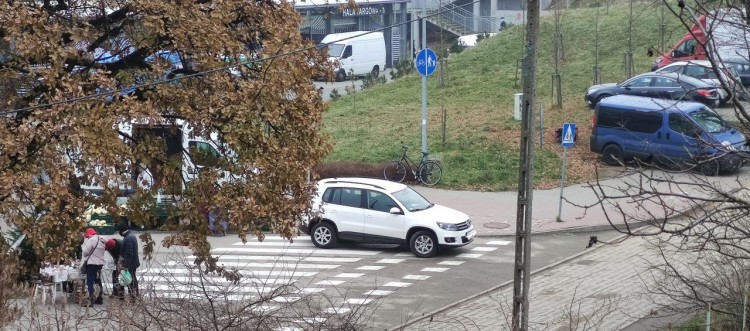 Mistrz (nie tylko) parkowania na Targowej w Malborku.