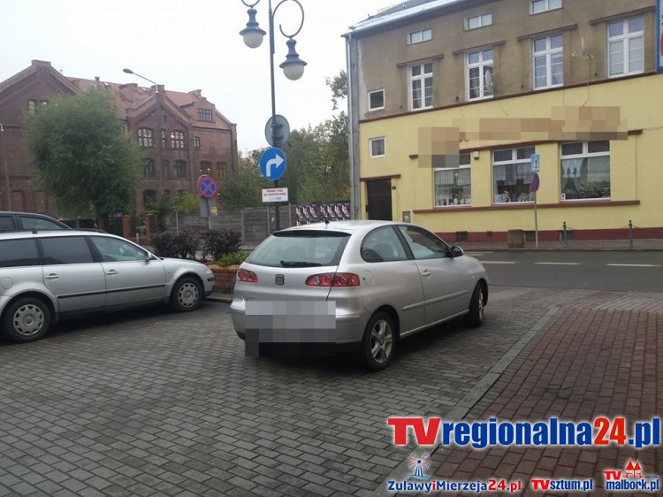Zastawiony wyjazd z parkingu na 17-marca w Malborku – 21.10.2015